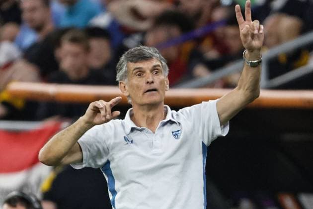 SOCCER - UEFA EL, Sevilla vs Roma BUDAPEST,HUNGARY,31.MAY.23 - SOCCER - UEFA Europa League, final, FC Sevilla vs AS Roma. Image shows head coach Jose Mendilibar (Sevilla).  GEPAxpictures xCsabaxDoemoetoer