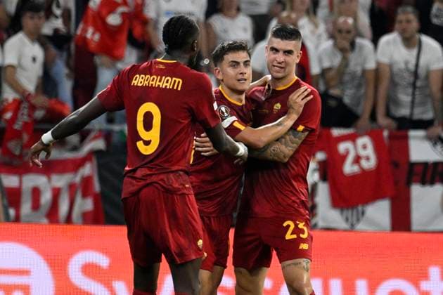 IPP20230531 Football - soccer: UEFA Europa League 2022 2023, Final, Sevilla FC - A.S. Roma, Paulo Dybala esulta al gol dello 0-1 con tammy abraham e gianluca mancini (Verwendung nur in Deutschland - GERMANY ONLY) *** IPP20230531 Football soccer UEFA Europa League 2022 2023, Final, Sevilla FC A S Roma, Paulo Dybala esulta al gol dello 0 1 con tammy abraham e gianluca mancini Use only in Germany GERMANY ONLY 