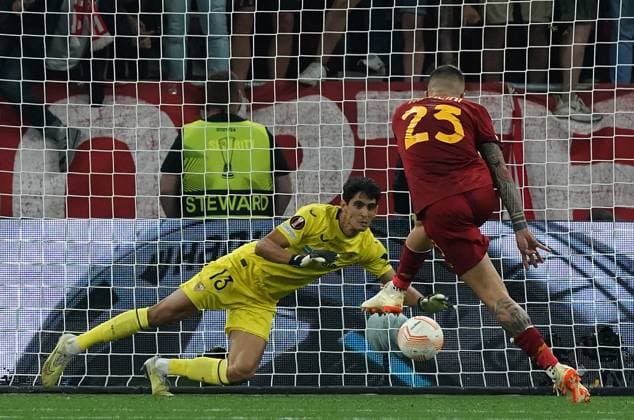 Foto Davide Spada LaPresse 31 Maggio 2023 - Budapest, Ungheria - calcio - Roma vs Siviglia - Uefa Europa League 2022 2023 Finale - Stadio Puskas Arena. Nella foto: Gianluca Mancini (AS Roma) Foto Davide Spada LaPresse May 31, 2023 Budapest, Hungary - sport, soccer - Roma vs Sevilla - Uefa Europe League Final 2022 2023 - Puskas Arena Stadium. In the pic: Gianluca Mancini (AS Roma)  Copyright: xDavidexSpada LaPressex