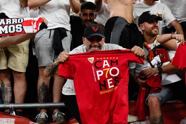 UEFA Europa League Final 2023: Sevilla vs Roma Supporter of Sevilla FC at the end of UEFA Europa League Final 2023: Sevilla vs Roma, disputed on Puskas Arena, Budapest, 31 May 2023 Budapest Puskas Arena Hungary Copyright: xAncaxTepeix