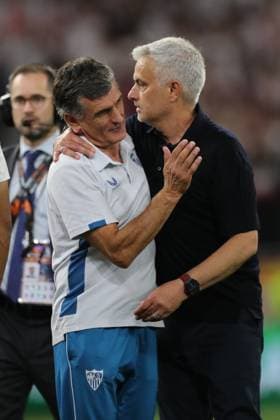 Budapest, Hungary: 31.05.2023: Jose Mourinho coach manager of Roma greet JosÃ Luis Mendilibar at end of the Final UEFA Europa League 2023 match between Sevilla FC vs AS Roma at Puskas Arena of Budapest in Hungary  Copyright: xmarcoxiacobuccix xipa-agency.netx xmarcoxiacobuccix 0 IPA_IPA38353835