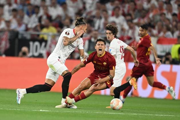 Nemanja Gudelj (Sevilla FC)Paulo Dybala (Roma)Bryan Gil (Sevilla FC) during the UEFAEuropa League Final match between Sevilla 5-2 (d.c.r.) Roma at Puskas Arena on May 31, 2023 in Budapest, Hungary. Noxthirdxpartyxsales  (220129095)