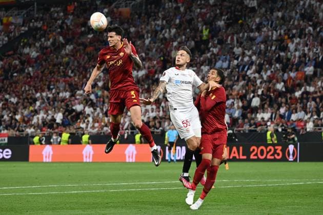 Roger Ibanez (Roma)Lucas Ocampos (Sevilla FC)Chris Smalling (Roma) during the UEFAEuropa League Final match between Sevilla 5-2 (d.c.r.) Roma at Puskas Arena on May 31, 2023 in Budapest, Hungary. Noxthirdxpartyxsales  (220129116)