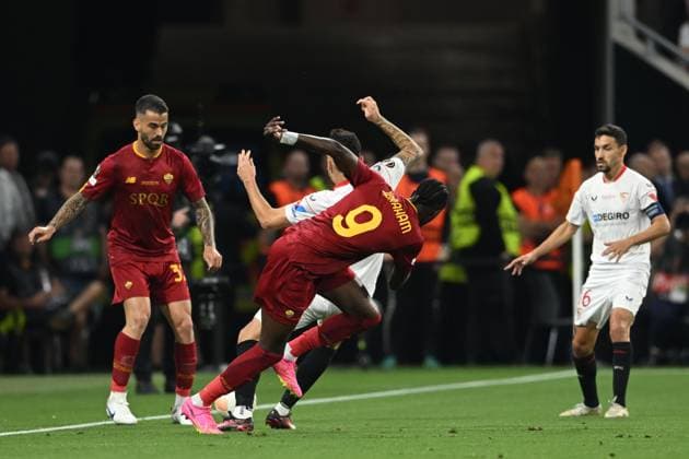 Leonardo Spinazzola (Roma)Lucas Ocampos (Sevilla FC)Tammy Abraham (Roma) Jesus Navas (Sevilla FC) during the UEFAEuropa League Final match between Sevilla 5-2 (d.c.r.) Roma at Puskas Arena on May 31, 2023 in Budapest, Hungary. Noxthirdxpartyxsales  (220129125)