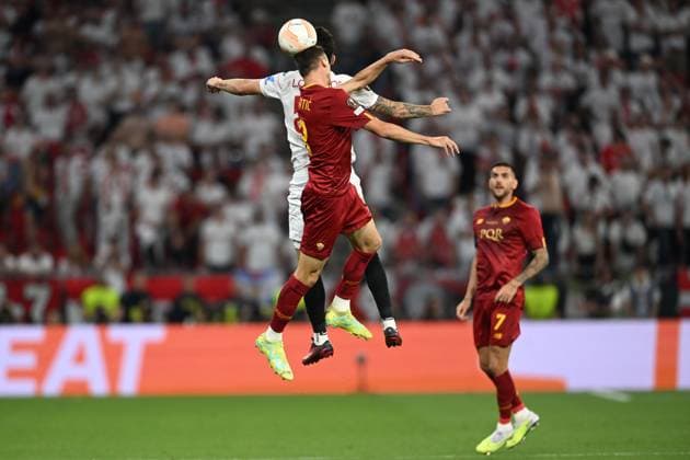 Nemanja Matic (Roma) Lucas Ocampos (Sevilla FC) during the UEFAEuropa League Final match between Sevilla 5-2 (d.c.r.) Roma at Puskas Arena on May 31, 2023 in Budapest, Hungary. Noxthirdxpartyxsales  (220129148)