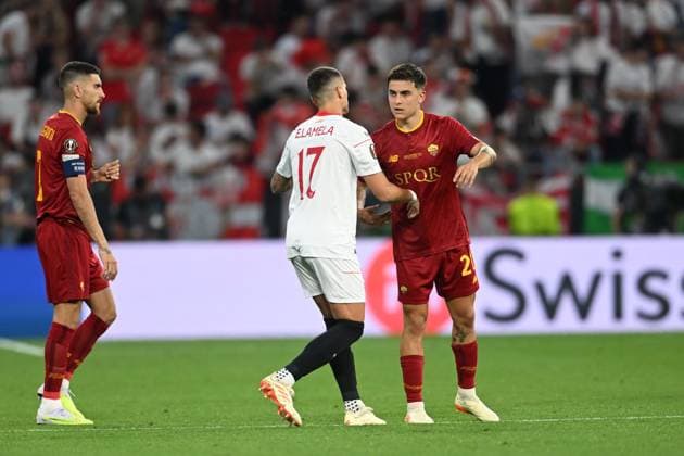 Paulo Dybala (Roma)Erik Lamela (Sevilla FC) during the UEFAEuropa League Final match between Sevilla 5-2 (d.c.r.) Roma at Puskas Arena on May 31, 2023 in Budapest, Hungary. Noxthirdxpartyxsales  (220129252)