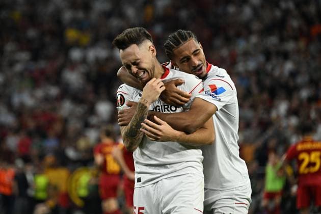 Lucas Ocampos (Sevilla FC)Loic Bade (Sevilla Fc) during the UEFAEuropa League Final match between Sevilla 5-2 (d.c.r.) Roma at Puskas Arena on May 31, 2023 in Budapest, Hungary. Noxthirdxpartyxsales  (220130036)