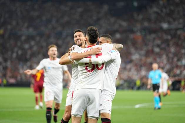 The 2023 UEFA Europa League Final match between Sevilla FC and AS Roma Lucas Ocampos celebrates Sevilla FC s equalizer during the UEFA Europa League Final match between Sevilla FC and AS Roma at Puskas ArÃ na Stadium on May 31, 2023 in Budapest, Hungary. Budapest Puskas ArÃ na XIV. District Hungary Copyright: xAlexandraxFechetex IMAGO_EuropaLeagueFinal_Sev_v_Rom_AF149