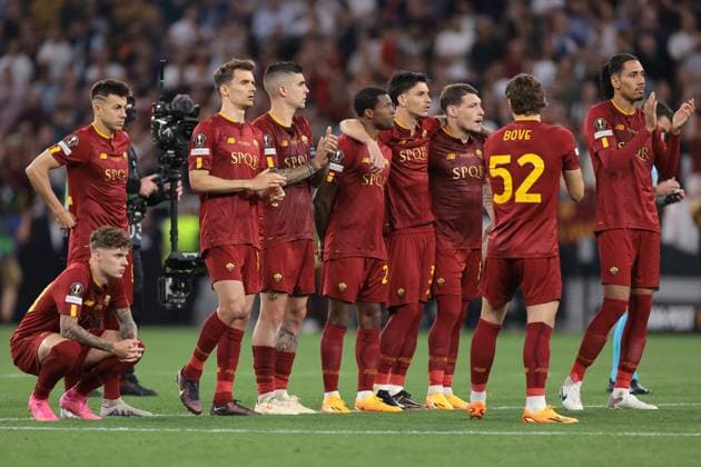 Budapest, Hungary, 31st May 2023. AS Roma players look on during the penalty shoot out in the UEFA Europa League match at Puskas Arena, Budapest. Picture credit should read: Jonathan Moscrop Sportimage EDITORIAL USE ONLY. No use with unauthorised audio, video, data, fixture lists, club league logos or live services. Online in-match use limited to 120 images, no video emulation. No use in betting, games or single club league player publications. SPI-2476-0043