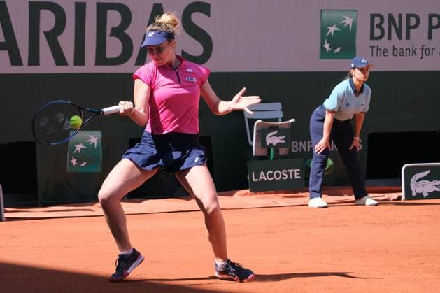 June 1, 2023, Paris, Paris, France: LINDA MOSKOVA of Czech Republic return the ball to ELENA RYBAKINA of Kazakhstan.during the Day 5 of the WomenÃ¢â‚¬â ¢s French Open 2023, Grand Slam tennis womens tournament at the Roland Garros Stadium - Paris France Paris France - ZUMAp119 20230601_zaf_p119_008 Copyright: xPierrexSteveninx