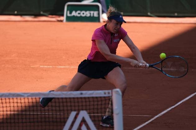 June 1, 2023, Paris, Paris, France: LINDA MOSKOVA of Czech Republic return the ball to ELENA RYBAKINA of Kazakhstan.during the Day 5 of the WomenÃ¢â‚¬â ¢s French Open 2023, Grand Slam tennis womens tournament at the Roland Garros Stadium - Paris France Paris France - ZUMAp119 20230601_zaf_p119_010 Copyright: xPierrexSteveninx