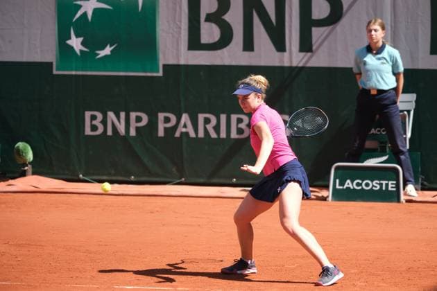 June 1, 2023, Paris, Paris, France: LINDA MOSKOVA of Czech Republic return the ball to ELENA RYBAKINA of Kazakhstan.during the Day 5 of the WomenÃ¢â‚¬â ¢s French Open 2023, Grand Slam tennis womens tournament at the Roland Garros Stadium - Paris France Paris France - ZUMAp119 20230601_zaf_p119_011 Copyright: xPierrexSteveninx