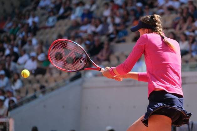 June 1, 2023, Paris, Paris, France: ELENA RYBAKINA of Kazakhstan return the ball to LINDA MOSKOVA of Czech Republic .during the Day 5 of the WomenÃ¢â‚¬â ¢s French Open 2023, Grand Slam tennis womens tournament at the Roland Garros Stadium - Paris France Paris France - ZUMAp119 20230601_zaf_p119_012 Copyright: xPierrexSteveninx