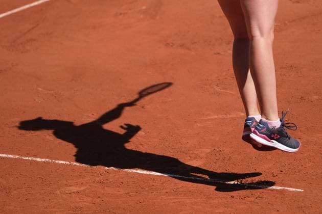 Sport Bilder des Tages June 1, 2023, Paris, Paris, France: LINDA MOSKOVA of Czech Republic return the ball to ELENA RYBAKINA of Kazakhstan.during the Day 5 of the WomenÃ¢â‚¬â ¢s French Open 2023, Grand Slam tennis womens tournament at the Roland Garros Stadium - Paris France Paris France - ZUMAp119 20230601_zaf_p119_014 Copyright: xPierrexSteveninx