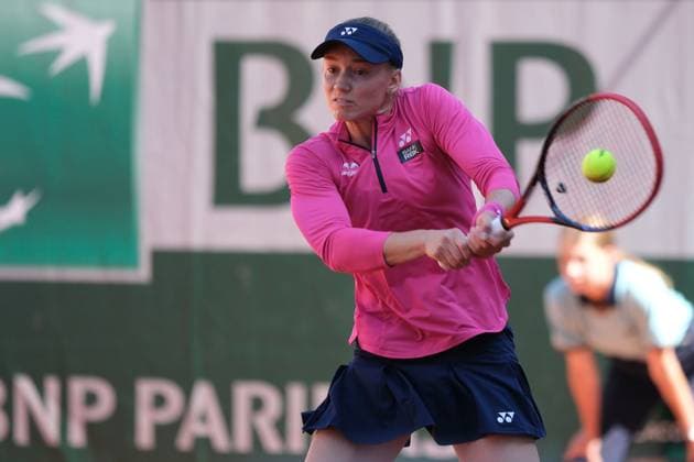 June 1, 2023, Paris, Paris, France: ELENA RYBAKINA of Kazakhstan return the ball to LINDA MOSKOVA of Czech Republic .during the Day 5 of the WomenÃ¢â‚¬â ¢s French Open 2023, Grand Slam tennis womens tournament at the Roland Garros Stadium - Paris France Paris France - ZUMAp119 20230601_zaf_p119_019 Copyright: xPierrexSteveninx