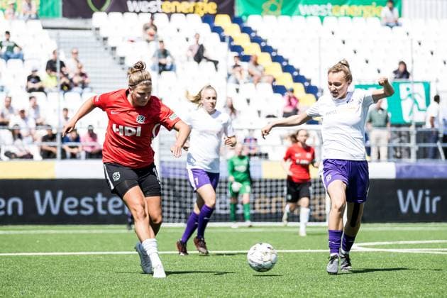WESTENERGIE Socca Cup Essen 01 06 2023 Anna Lena Fuellkrug Hannover 96, 18 , Jule Schnieder SGS Essen U20, 18 WESTENERGIE Socca Cup, Hannover 96 vs SGS Essen U20, 01 06 2023 Copyright: xBEAUTIFULxSPORTS Wunderlx