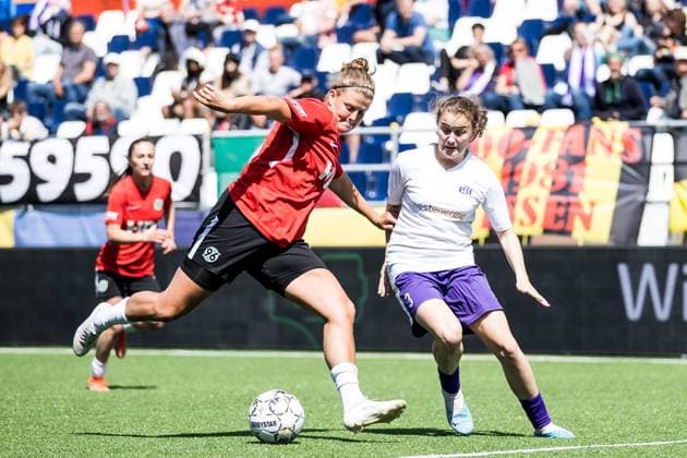 WESTENERGIE Socca Cup Essen 01 06 2023 Anna Lena Fuellkrug Hannover 96, 18 , Inger Struwe SGS Essen U20, 3 WESTENERGIE Socca Cup, Hannover 96 vs SGS Essen U20, 01 06 2023 Copyright: xBEAUTIFULxSPORTS Wunderlx