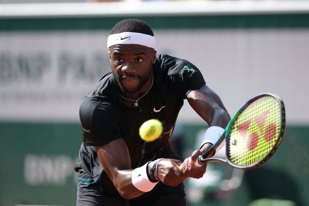 June 1, 2023, Paris, Paris, France: FRANCES TIAFOE of USA return the ball to ASLAN KARATSEV of Russia during the Day 5.of the French Open 2023, Grand Slam tennis tournament at the Roland-Garros Stadium - Paris France Paris France - ZUMAp119 20230601_zaf_p119_061 Copyright: xPierrexSteveninx