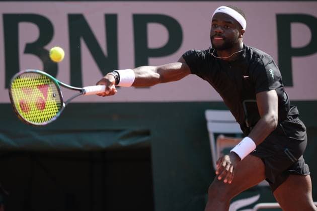 June 1, 2023, Paris, Paris, France: FRANCES TIAFOE of USA return the ball to ASLAN KARATSEV of Russia during the Day 5.of the French Open 2023, Grand Slam tennis tournament at the Roland-Garros Stadium - Paris France Paris France - ZUMAp119 20230601_zaf_p119_068 Copyright: xPierrexSteveninx