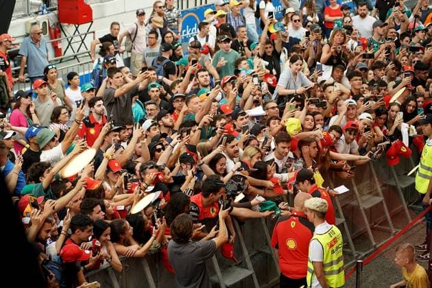 Formula 1 AWS Grand Prix of Spain 2023 01 06 2023, Circuit de Catalunya, Barcelona, Formula 1 AWS Grand Prix of Spain 2023 , in the picture Charles Leclerc MCO , Scuderia Ferrari signs autographs for the numerous fans nordphotoxGmbHx xBratic nph00250