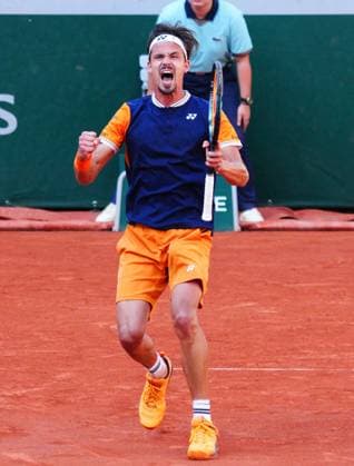 Mandatory Credit: Photo by Javier Garcia Shutterstock (13940053an) Daniel Altmaier celebrates defeating Jannik Sinner in 5 hours 26 minutes French Open Tennis, Day 5, Roland Garros, Paris, France - 01 June 2023 French Open Tennis, Day 5, Roland Garros, Paris, France - 01 June 2023  Copyright: xJavierxGarcia Shutterstockx 13940053an