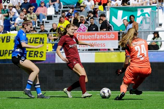 22 23 Womens soccer Westenergie women˜s socca cup on Kennedyplatz in downtown Essen A pop-up stadium on Kennedyplatz, in the heart of downtown Essen, will be the venue for the Westenergie women˜s socca cup on June 1, 2023 The tournament is being hosted by SGS Essen Arminia Bielefeld Borussia Bocholt