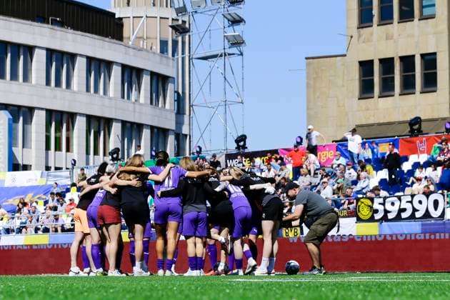 22 23 Womens soccer Westenergie women˜s socca cup on Kennedyplatz in downtown Essen A pop-up stadium on Kennedyplatz, in the heart of downtown Essen, will be the venue for the Westenergie women˜s socca cup on June 1, 2023 The tournament is being hosted by SGS Essen SGS Essen FSV Gütersloh
