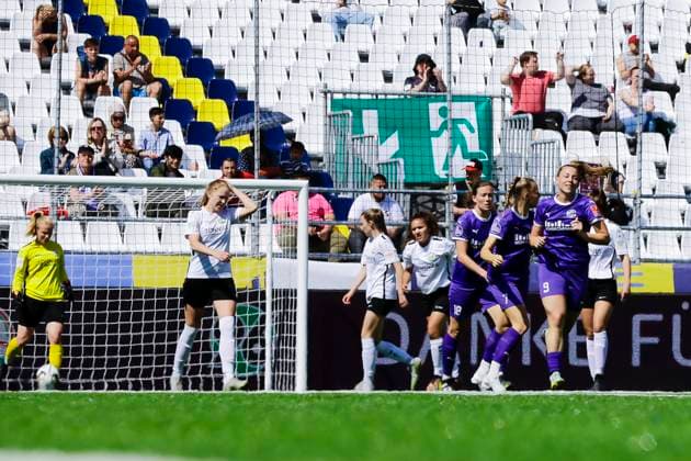 22 23 Womens soccer Westenergie women˜s socca cup on Kennedyplatz in downtown Essen A pop-up stadium on Kennedyplatz, in the heart of downtown Essen, will be the venue for the Westenergie women˜s socca cup on June 1, 2023 The tournament is being hosted by SGS Essen SGS Essen FSV Gütersloh
