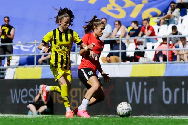 22 23 Womens soccer Westenergie women˜s socca cup at Kennedyplatz in downtown Essen A pop up stadium at Kennedyplatz, right in the heart of downtown Essen, will be the venue for the Westenergie women˜s socca cup on June 1, 2023 The tournament is hosted by SGS Essen Borussia Dortmund Hannover 96