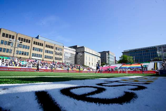 22 23 Womens soccer Westenergie women˜s socca cup on Kennedyplatz in downtown Essen A pop-up stadium on Kennedyplatz, in the heart of downtown Essen, will be the venue for the Westenergie women˜s socca cup on June 1, 2023 The tournament is being hosted by SGS Essen