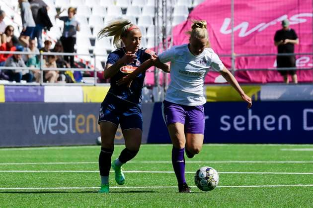 22 23 Womens soccer Westenergie women˜s socca cup on Kennedyplatz in downtown Essen A pop-up stadium on Kennedyplatz, in the heart of downtown Essen, will be the venue for the Westenergie women˜s socca cup on June 1, 2023 The tournament is hosted by SGS Essen 1 FC Köln SGS Essen U20