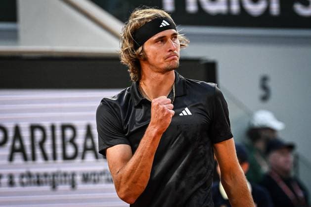 June 1, 2023, Paris, France, France: Alexander ZVEREV of Germany celebrates his point during the fifth day of Roland-Garros 2023, French Open 2023, Grand Slam tennis tournament at the Roland-Garros Stadium on June 01, 2023 in Paris, France. Paris France - ZUMAm308 20230601_zsp_m308_015 Copyright: xMatthieuxMirvillex