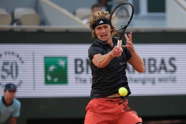 June 1, 2023, Paris, Paris, France: ALEXANDER ZVEREV of Germany return the ball to ALEX MOLCAN of Slovakia during the Day 5 of the French Open 2023, Grand Slam tennis tournament at the Roland-Garros Stadium - Paris France Paris France - ZUMAp119 20230601_zaf_p119_105 Copyright: xPierrexSteveninx