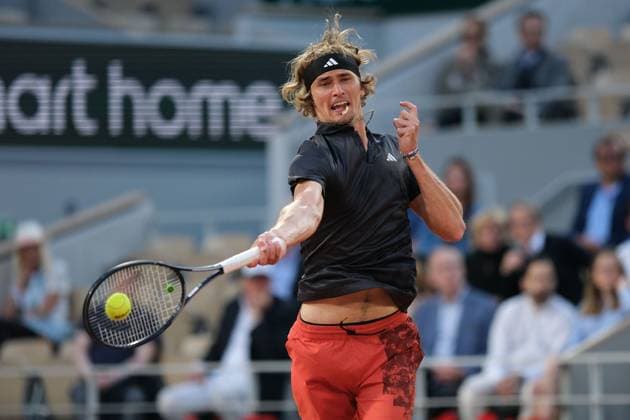 June 1, 2023, Paris, Paris, France: ALEXANDER ZVEREV of Germany return the ball to ALEX MOLCAN of Slovakia during the Day 5 of the French Open 2023, Grand Slam tennis tournament at the Roland-Garros Stadium - Paris France Paris France - ZUMAp119 20230601_zaf_p119_121 Copyright: xPierrexSteveninx