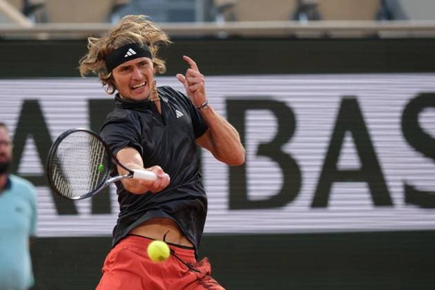 June 1, 2023, Paris, Paris, France: ALEXANDER ZVEREV of Germany return the ball to ALEX MOLCAN of Slovakia during the Day 5 of the French Open 2023, Grand Slam tennis tournament at the Roland-Garros Stadium - Paris France Paris France - ZUMAp119 20230601_zaf_p119_123 Copyright: xPierrexSteveninx