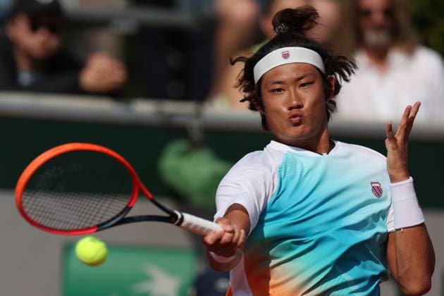 (230602) -- PARIS, June 2, 2023 -- Zhang Zhizhen of China competes during the men s singles second round match between Zhang Zhizhen of China and Thiago Agustin Tirante of Argentina at the French Open tennis tournament at Roland Garros in Paris, France, on June 1, 2023. ) (SP)FRANCE-PARIS-TENNIS-ROLAND GARROS-FRENCH OPEN-MEN S SINGLES GaoxJing 