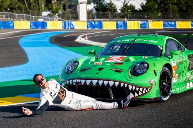 Bilder des Jahres 2023, Sport 06 Juni Sport Themen der Woche KW22 56 PROJECT 1 - AO (DEU) PORSCHE 911 RSR - 19 - LMGTE AM - PJ HYETT (USA) GUNNAR JEANNETTE (USA) MATTEO CAIROLI (ITA) DURING THE 91st 24 HOURS OF LE MANS, CENTENARY EDITION, 4TH ROUND OF THE 2023 FIA WORLD ENDURANCE CHAMPIONSHIP (FIA WEC), PITLANE PRE TEST, CIRCUIT DES 24 HEURES DU MANS, LE MANS (FRA), 2023 06 01 AUTOMOBILE : 24 heures du Mans 2023 - 01 06 2023 MPSAgency Panoramic 