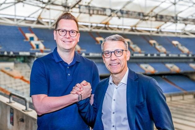 Sport Themen der Woche KW22 Sport Bilder des Tages 02.06.2023, Fussball, Saison 2023 2024, 2. Bundesliga, Vorstellung des neuen Sportdirektors des FC Schalke 04, v. l. Sportdirektor Andre Hechelmann (FC Schalke 04), Peter Knäbel (FC Schalke 04) Gelsenkirchen Veltins Arena NRW Deutschland xRHR-FOTO TRx *** 02 06 2023, football, season 2023 2024, 2 Bundesliga, presentation of the new sports director of FC Schalke 04, f l sports director Andre Hechelmann FC Schalke 04 , Peter Knäbel FC Schalke 04 Gelsenkirchen Veltins Arena NRW Germany xRHR PHOTO TRx Copyright: RHR-FOTOx RHR-FOTO TR