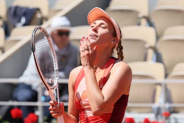 Belgian Elise Mertens (WTA28) celebrates after winning a tennis match against US Pegula (WTA3), in the third round of the women s singles at the Roland Garros French Open tennis tournament in Paris, France, Friday 02 June 2023. BENOITxDOPPAGNE  x68296469x
