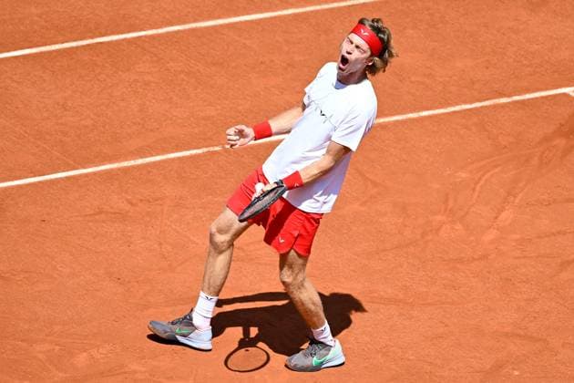 Sport Themen der Woche KW22 Sport Bilder des Tages Tennis : Roland Garros 2023 - France - Andrey Rublev - Russie Tennis : Roland Garros 2023 - France - 02 06 23 ChrysleneCaillaud Panoramic 