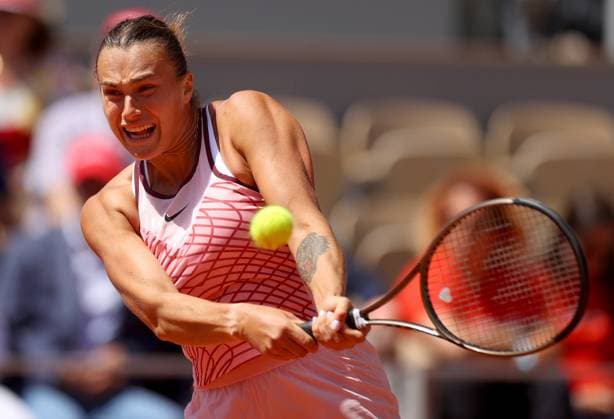 Mandatory Credit: Photo by Ella Ling Shutterstock (13940068z) Aryna Sabalenka of Belarus in action French Open Tennis, Day 6, Roland Garros, Paris, France - 02 June 2023 French Open Tennis, Day 6, Roland Garros, Paris, France - 02 June 2023  Copyright: xEllaxLing Shutterstockx 13940068z