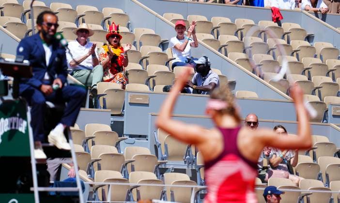 Mandatory Credit: Photo by Javier Garcia Shutterstock (13944030l) A Belgian fan cheers on Elise Mertens French Open Tennis, Day 7, Roland Garros, Paris, France - 03 June 2023 French Open Tennis, Day 7, Roland Garros, Paris, France - 03 June 2023  Copyright: xJavierxGarcia Shutterstockx 13944030l