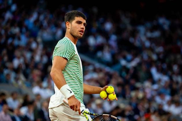 230602 Carlos Alcaraz of Spain competes in men?s third round singles tennis match during Roland Garros on June 2, 2023 in Paris Photo Vegard Grott BILDBYRAN kod VG VG0445 bbeng tennis french open franska öppna atp roland garros grand slam spania  Copyright: VEGARDxGRoTT BB230602VG011