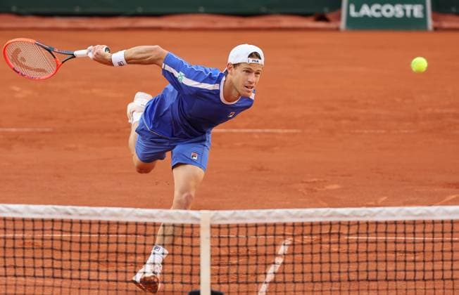 Diego Schartzman of Argentina plays against fifth-seeded Stefanos Tsitsipas of Greece during their third-round match at the Roland Garros French Tennis Open in Paris, France, on Friday, June 2, 2023.  PAR20230602137 MAYAxVIDON-WHITE