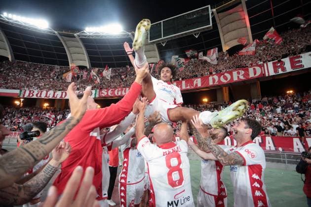 Sport Bilder des Tages Foto Donato Fasano LaPresse 02 Giugno 2023 Bari, Italia - calcio - Bari vs Sudtirol - Campionato di calcio Serie BKT 2022 2023 - Stadio San Nicola. Nella foto: fine gara June 02 , 2023 Bari, Italy - sport, soccer - Bari vs Sudtirol - Italian Football Championship League BKT 2022 2023 - San Nicola stadium. In the pic: finer gara  Copyright: xDonatoxFasano LaPressex