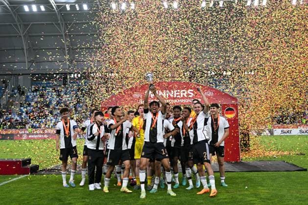 Sport Themen der Woche KW22 Sport Bilder des Tages UEFA European Football Championship - Under 17 Final - Germany vs France Happiness of Germany U17, U 17 after winning the final Under-17 Championship Hungary 2023 soccer match vs. France U17 at the Nandor Hidegkuti Stadion stadium in Budapest, Hungary, 2nd of June 2023 Budapest Hidegkuti Nandor Stadium Hungary Copyright: xVinnyxOrlandox xLiveMediax LPS_959065