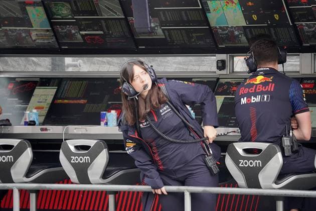 03 06 2023, Circuit de Catalunya, Barcelona, Formula 1 AWS Grand Prix of Spain 2023 , in the picture main strategy engineer Hannah Schmitz Red Bull Racing makes sure how strong the onset of rain is Barcelona Circuit de Catalunya Catalunya Spain  eu-images-506