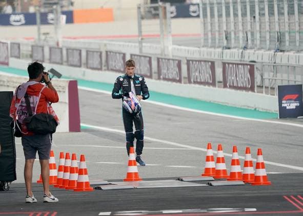 03 06 2023, Circuit de Catalunya, Barcelona, Formula 1 AWS Grand Prix of Spain 2023 , in picture After his retirement Logan Sargeant USA , Williams Racing comes into the pit lane Barcelona Circuit de Catalunya Catalunya Spain  eu-images-506