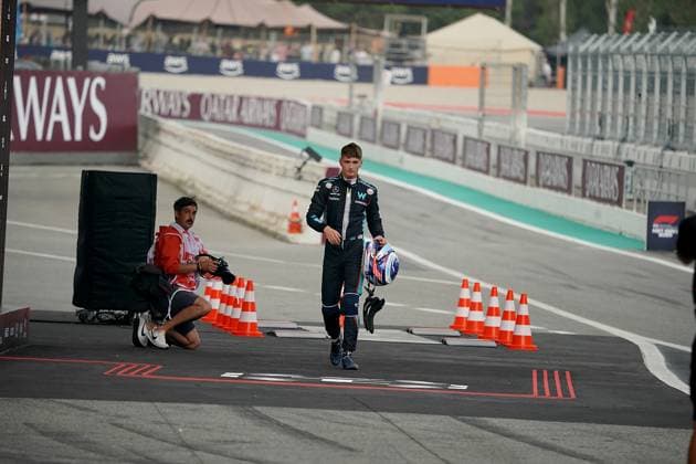 Formula 1 AWS Grand Prix of Spain 2023 03 06 2023, Circuit de Catalunya, Barcelona, Formula 1 AWS Grand Prix of Spain 2023 , in picture After his retirement Logan Sargeant USA , Williams Racing comes to the pit lane nordphotoxGmbHx xBratic nph00250