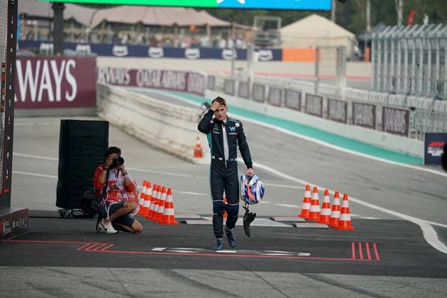 Formula 1 AWS Grand Prix of Spain 2023 03 06 2023, Circuit de Catalunya, Barcelona, Formula 1 AWS Grand Prix of Spain 2023 , in picture After his retirement Logan Sargeant USA , Williams Racing comes to the pit lane nordphotoxGmbHx xBratic nph00250
